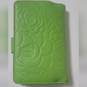 Vintage Chanel Camellia lambskin wallet